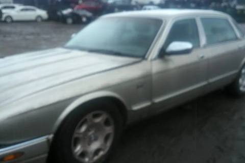 Photo of 2002 Jaguar Vanden Plas