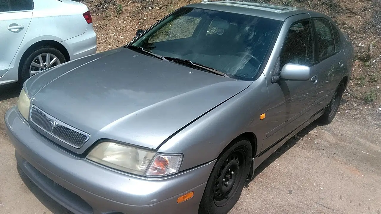 Photo of 2000 Infiniti G20