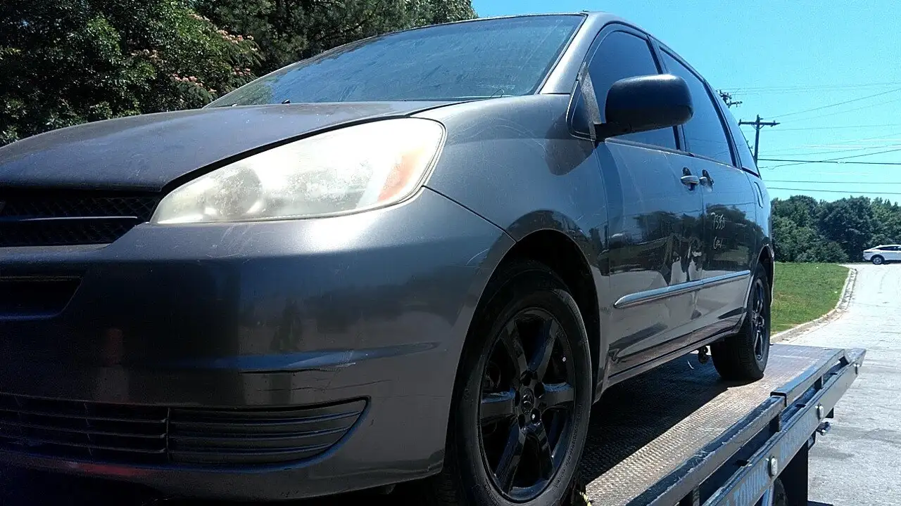 Photo of 2004 Toyota Sienna