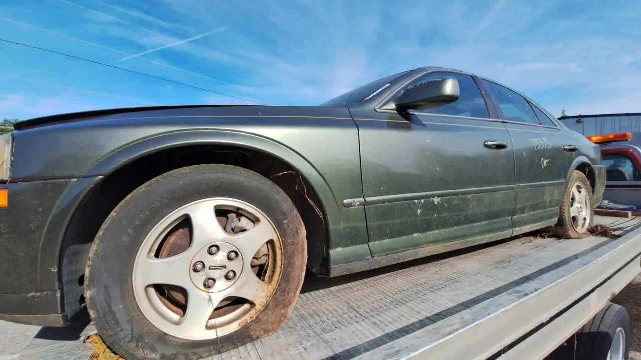 Photo of 2000 Lincoln Ls