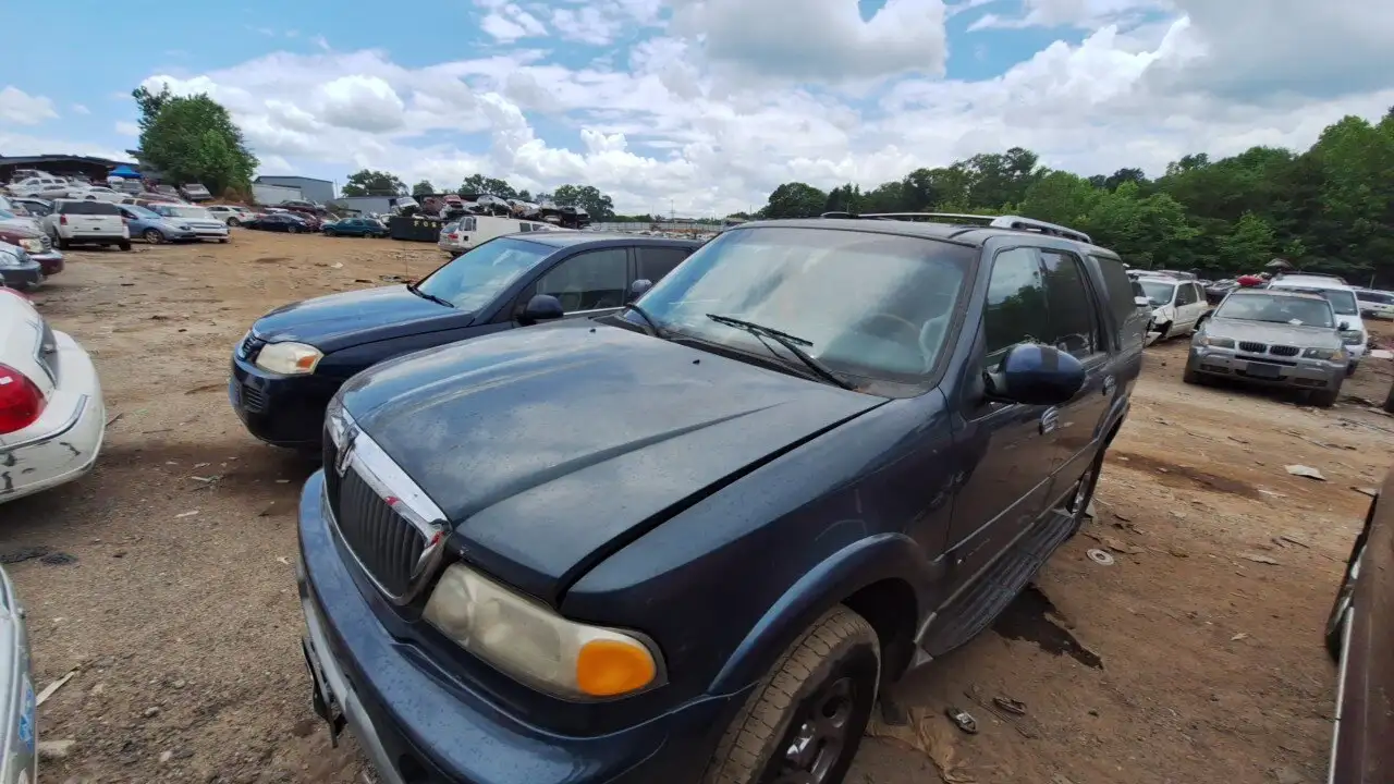 Photo of 2001 Lincoln Navigator