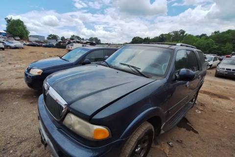 Photo of 2001 Lincoln Navigator
