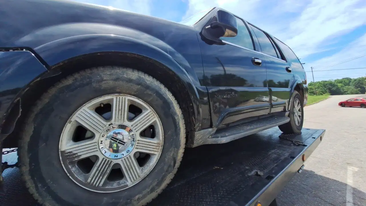 Photo of 2003 Lincoln Navigator