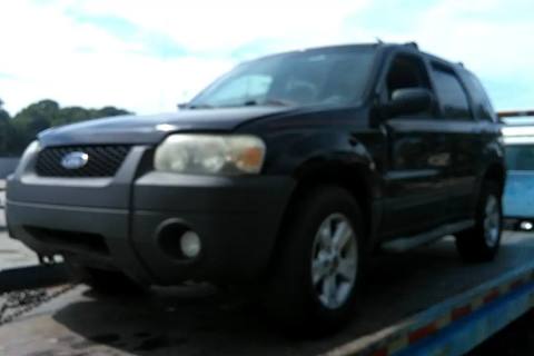 Photo of 2005 Ford Escape