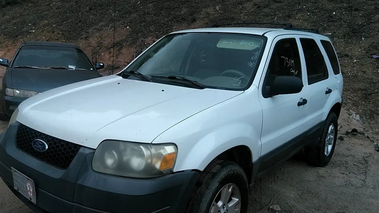Photo of 2005 Ford Escape