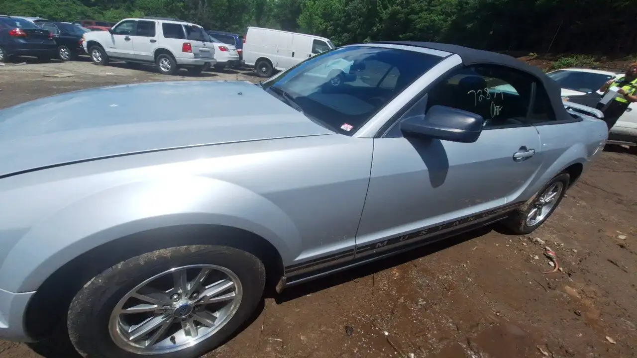 Photo of 2005 Ford Mustang