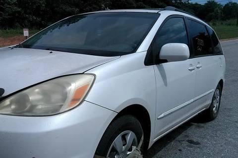 Photo of 2004 Toyota Sienna