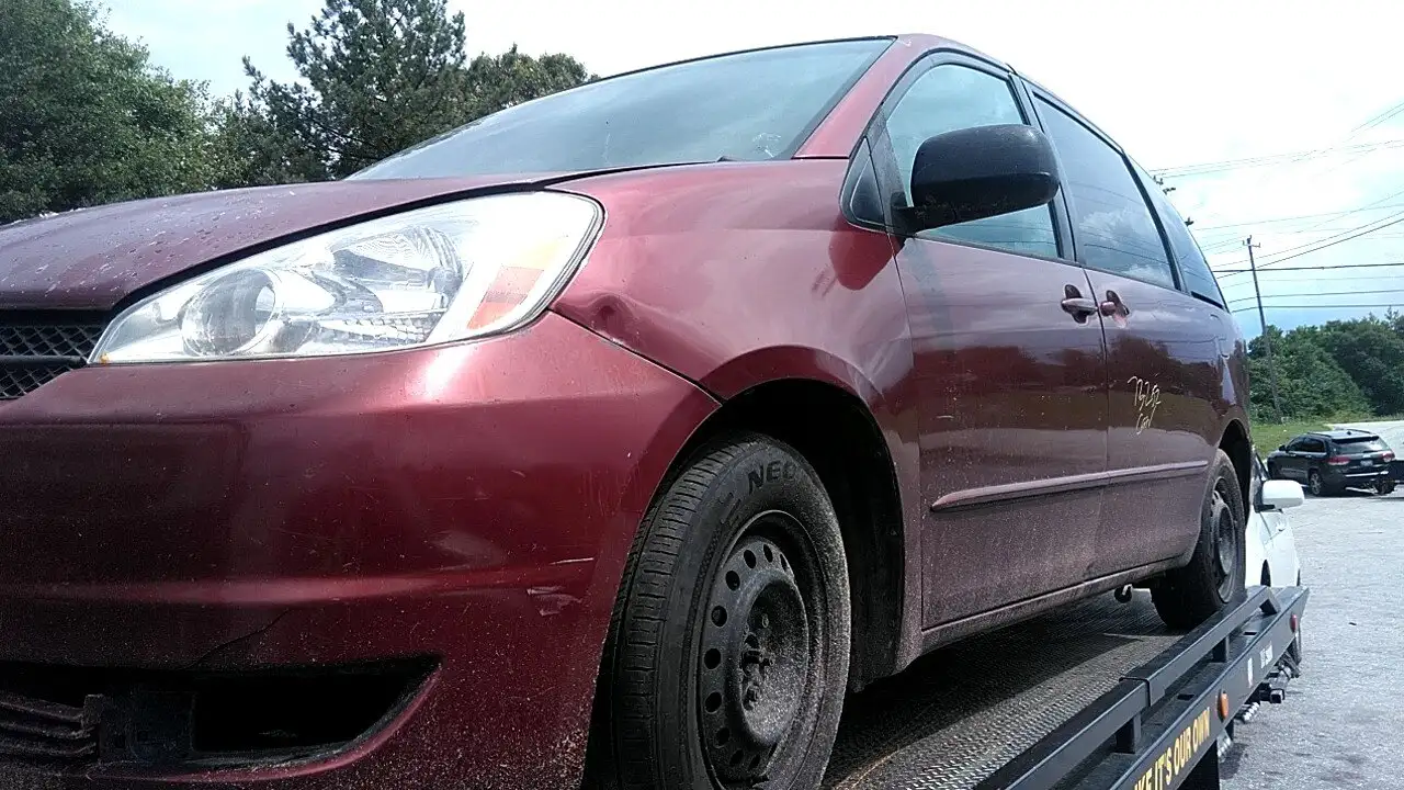 Photo of 2005 Toyota Sienna