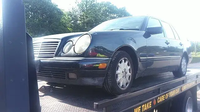 Photo of 1998 Mercedes-Benz E320