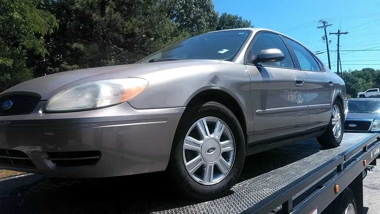 Photo of 2006 Ford Taurus