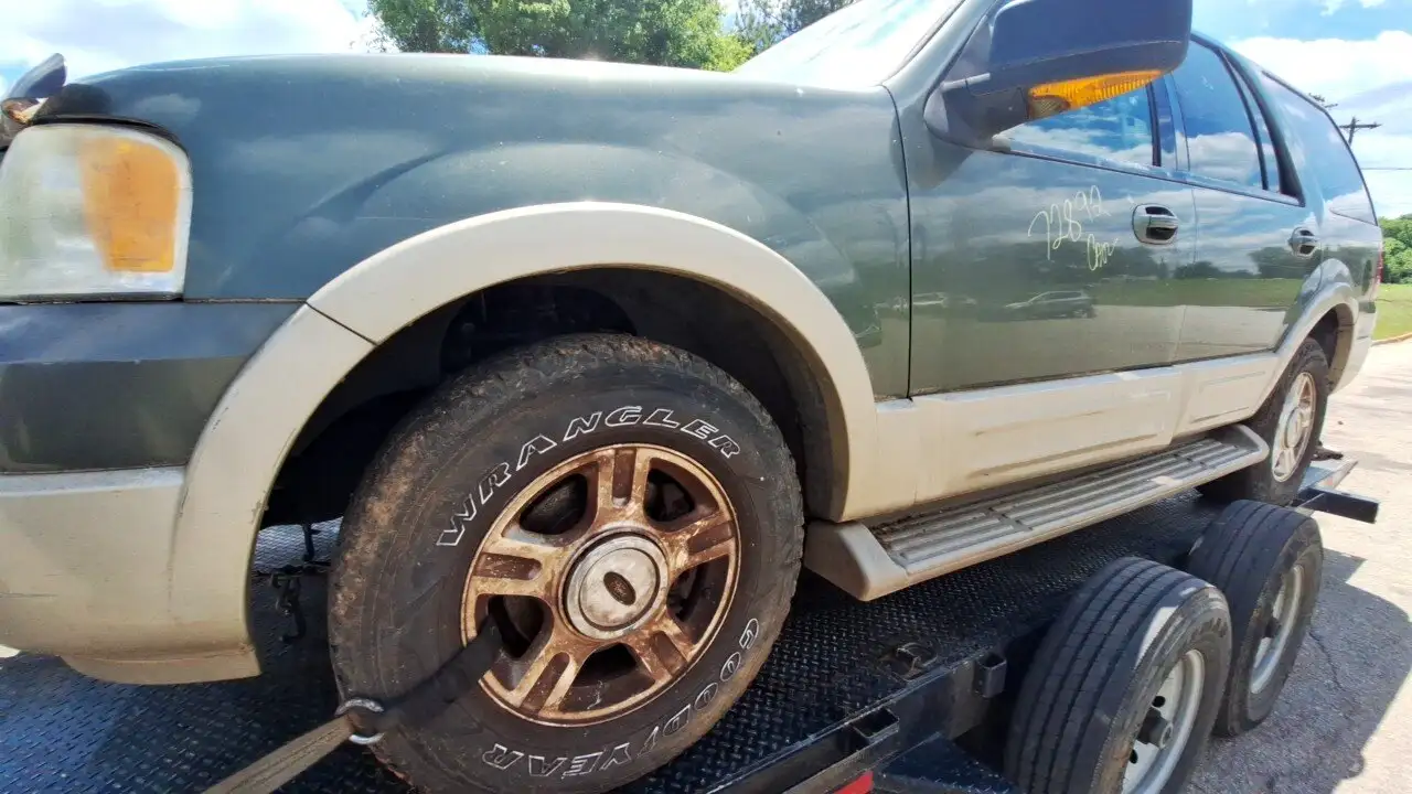 Photo of 2005 Ford Expedition