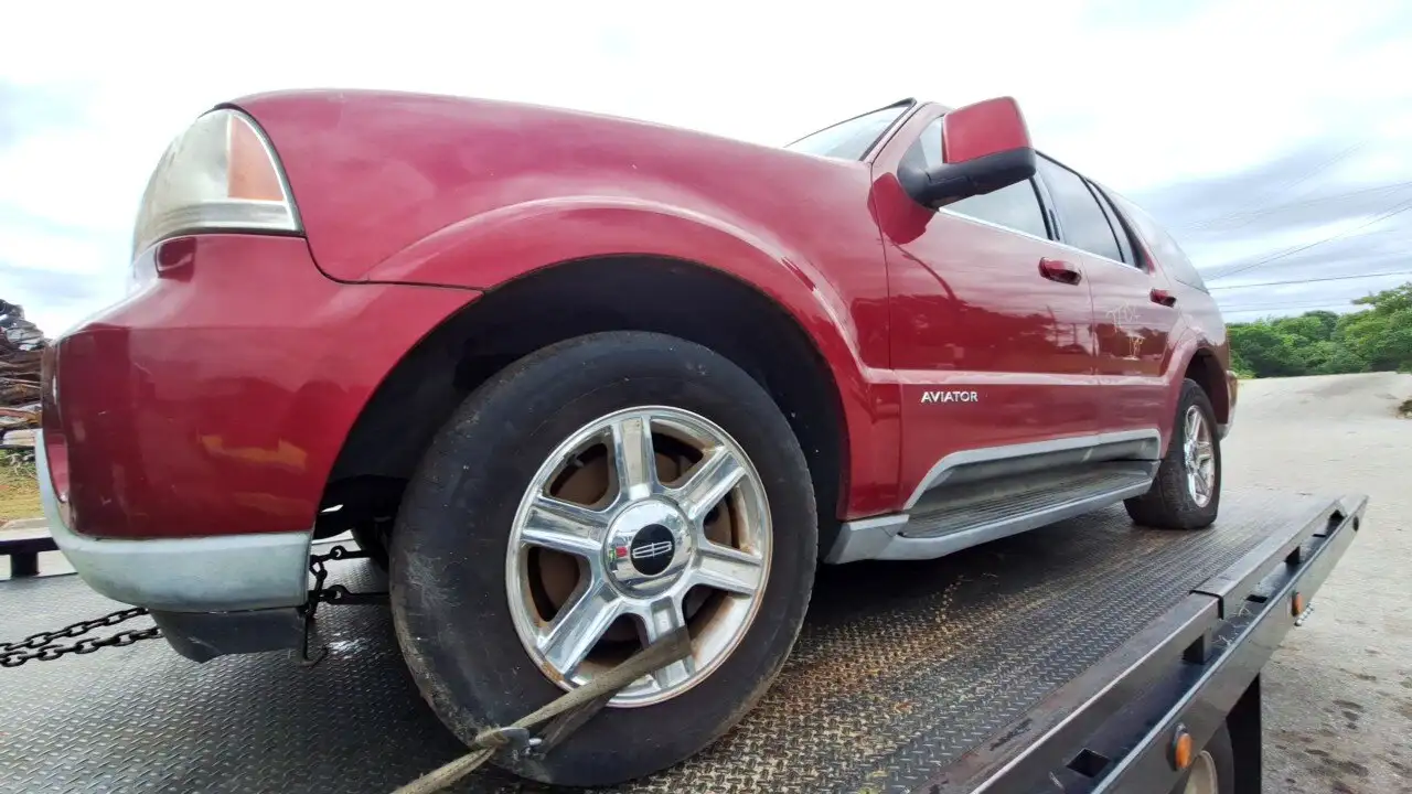 Photo of 2005 Lincoln Aviator