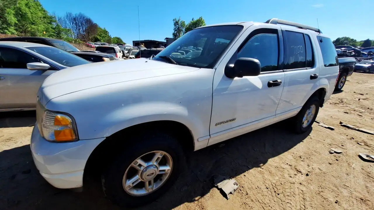 Photo of 2005 Ford Explorer