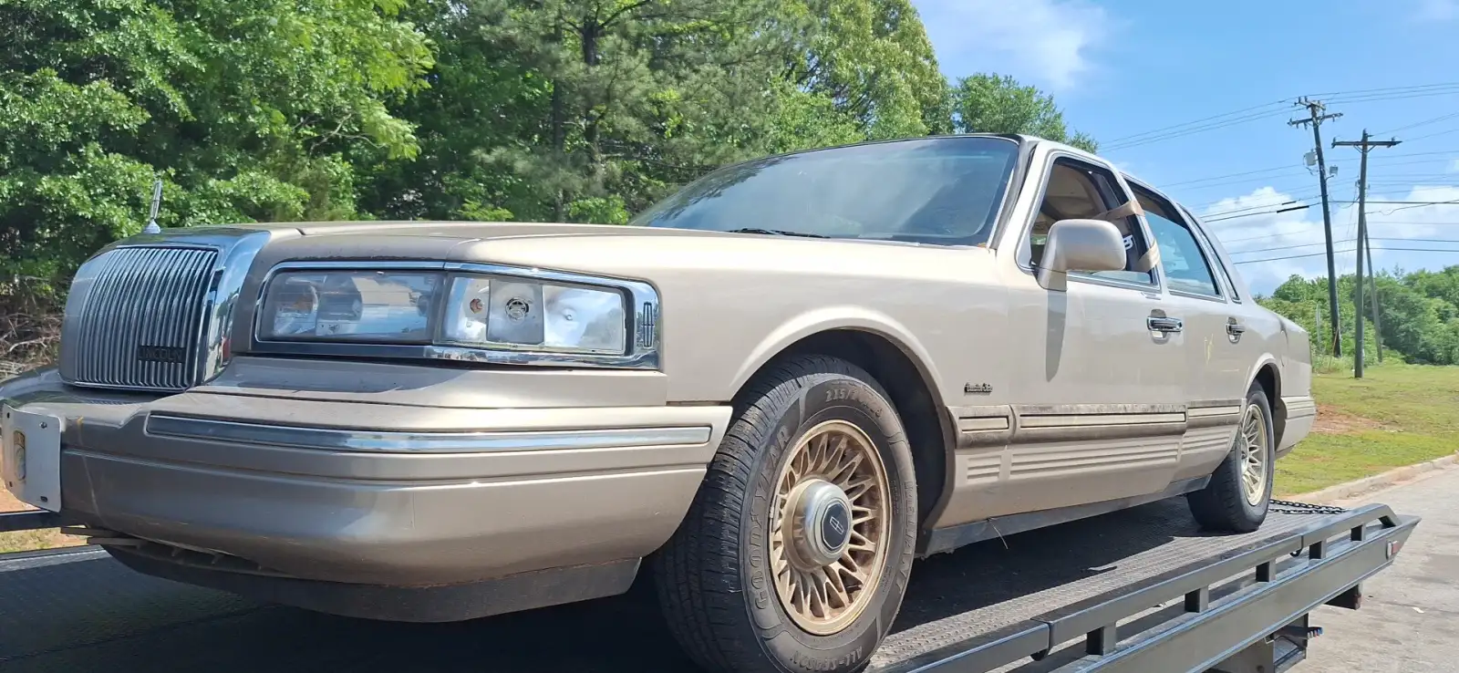 Photo of 1997 Lincoln Town Car