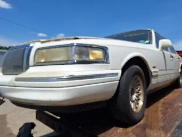 Photo of 1997 Lincoln Town Car