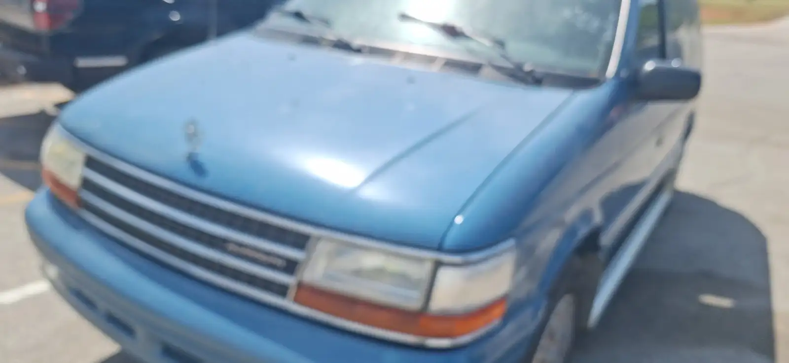 Photo of 1994 Plymouth Grand Voyager