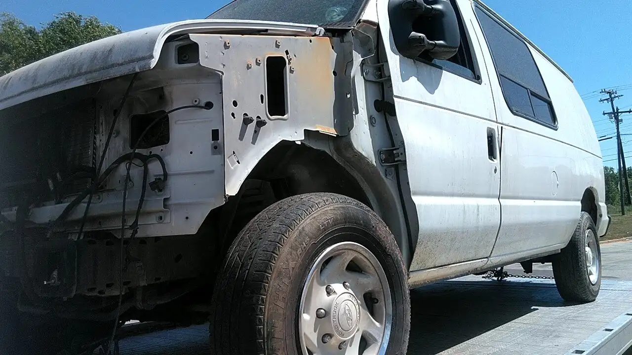Photo of 2005 Ford E-350 Super Duty
