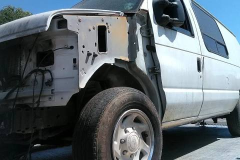 Photo of 2005 Ford E-350 Super Duty