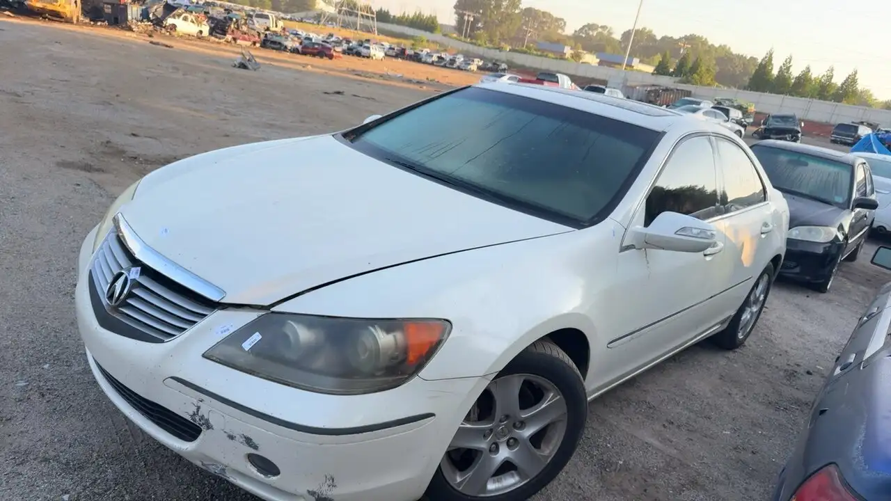 Photo of 2005 Acura Rl
