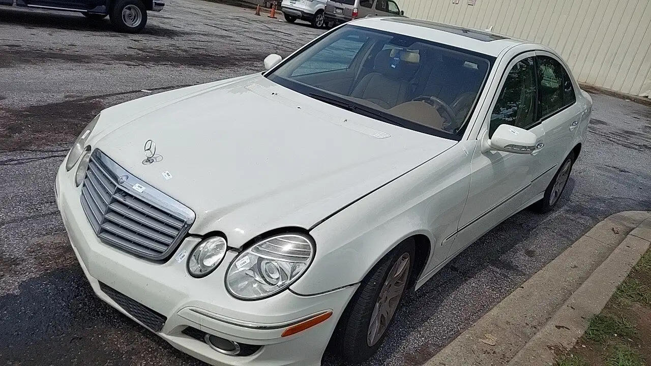 Photo of 2009 Mercedes-Benz E320