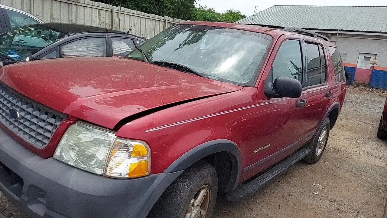 Photo of 2004 Ford Explorer