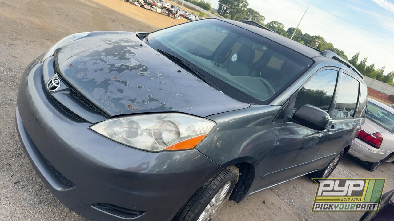 Photo of 2008 Toyota Sienna