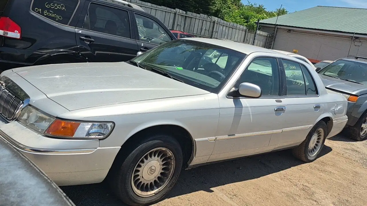 Photo of 2001 Mercury Grand Marquis