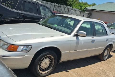 Photo of 2001 Mercury Grand Marquis