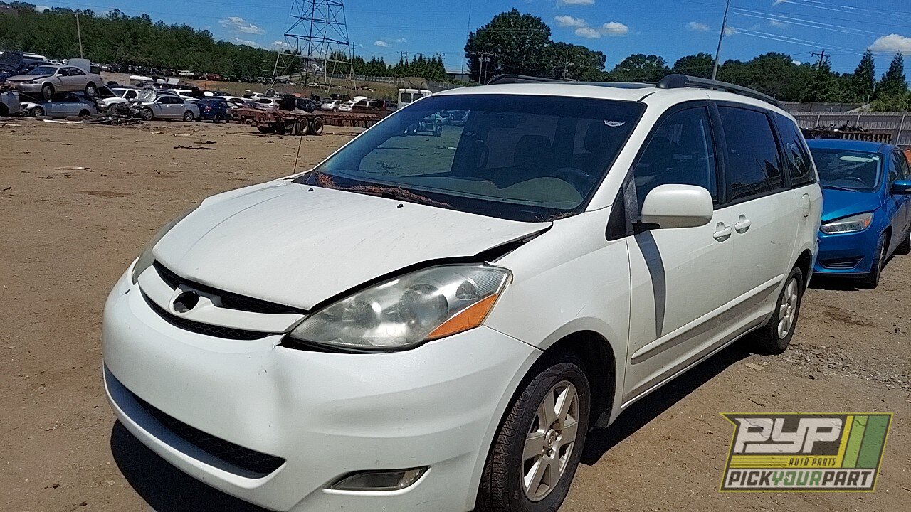 Photo of 2010 Toyota Sienna