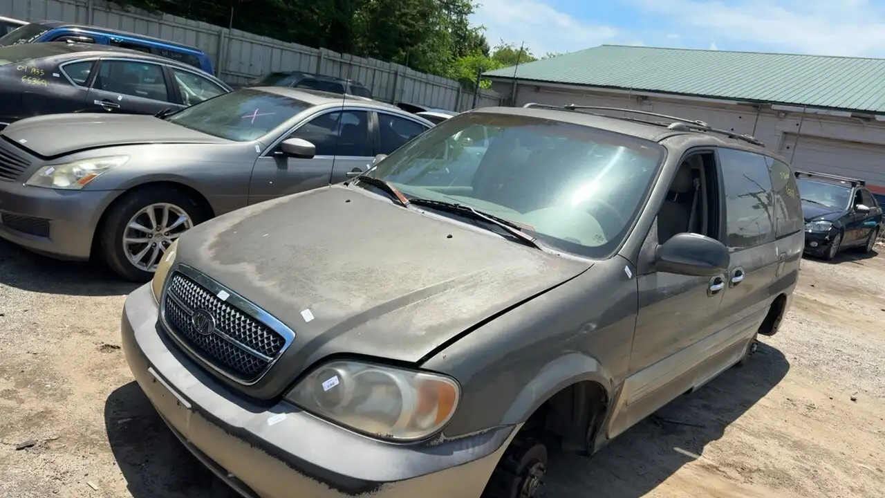 Photo of 2004 Kia Sedona