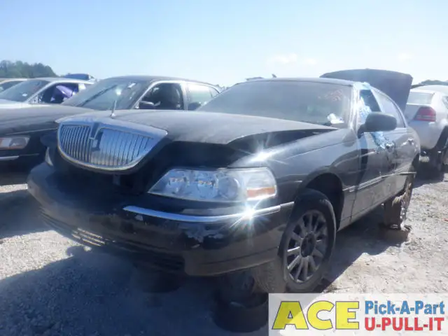Photo of 2007 Lincoln Town Car