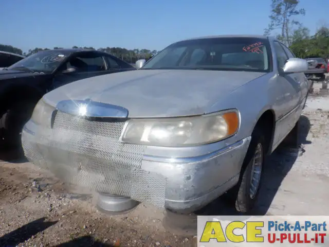 Photo of 1999 Lincoln Town Car