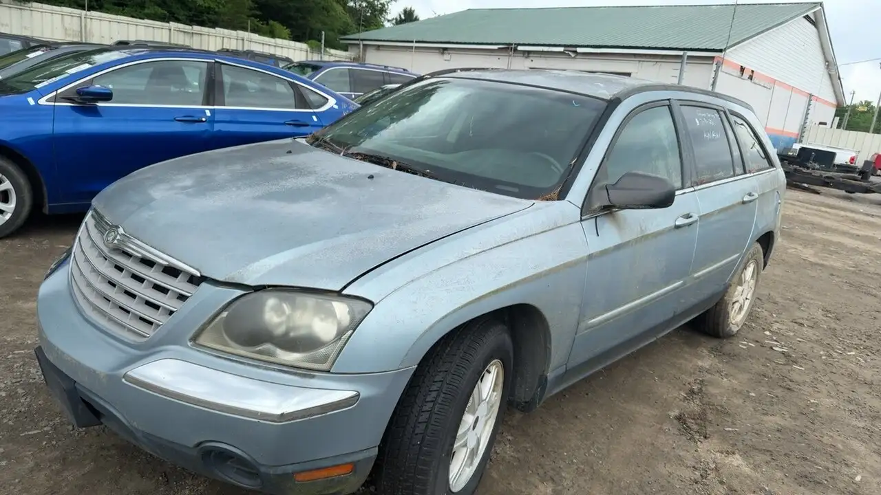 Photo of 2005 Chrysler Pacifica