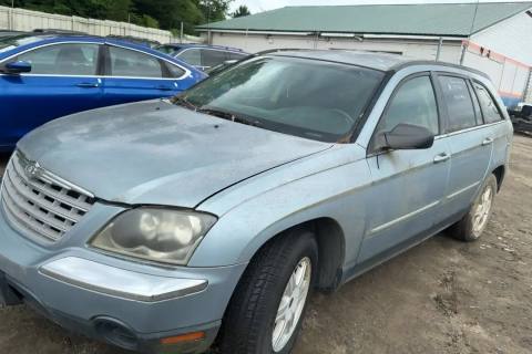 Photo of 2005 Chrysler Pacifica