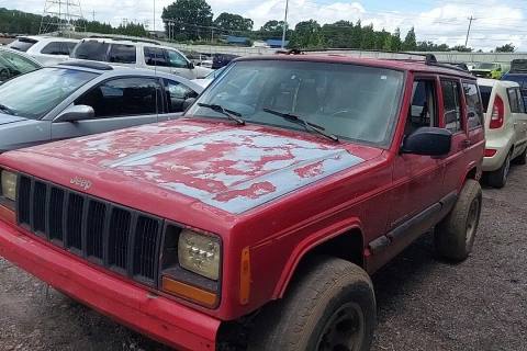 Photo of 2000 Jeep Cherokee