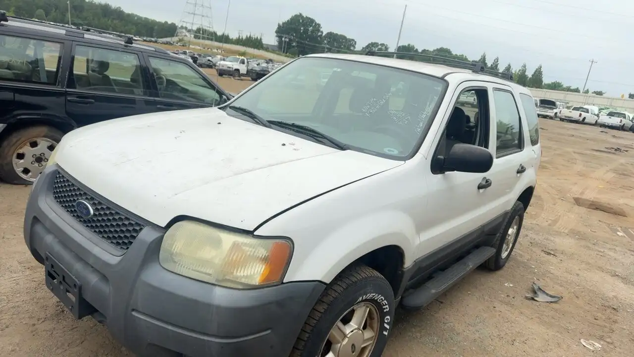 Photo of 2004 Ford Escape