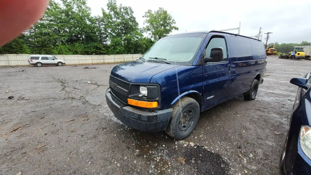 Photo of 2004 Chevrolet Express 2500