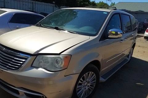 Photo of 2014 Chrysler Town & Country