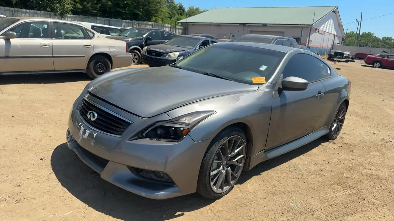Photo of 2011 Infiniti G37