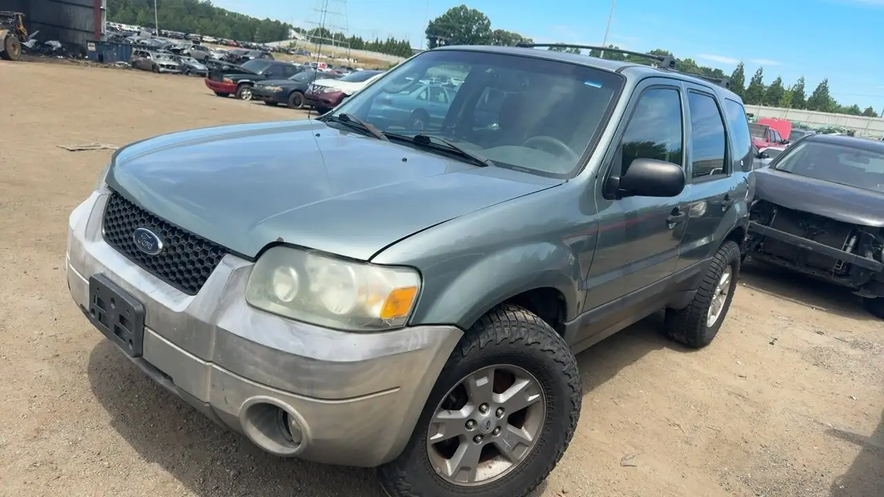 Photo of 2005 Ford Escape