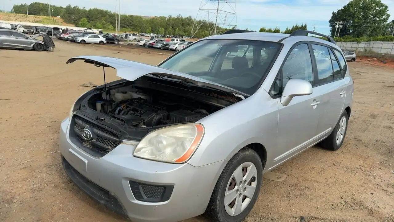 Photo of 2009 Kia Rondo