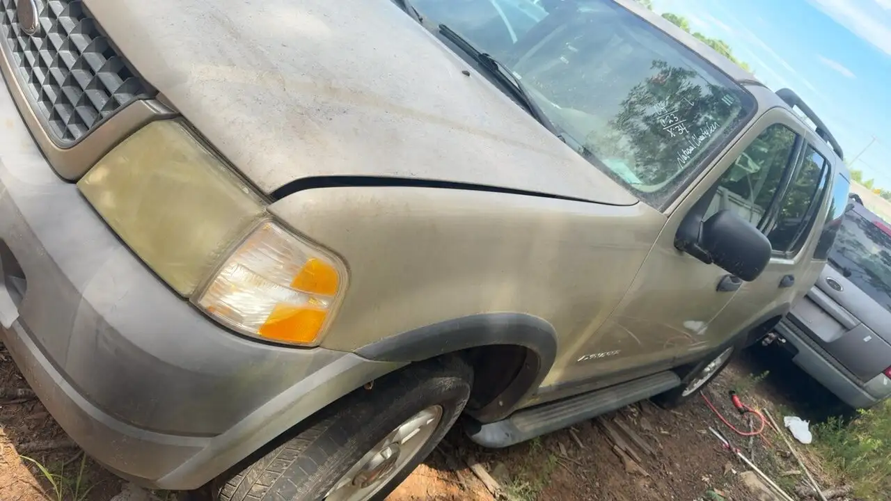Photo of 2004 Ford Explorer