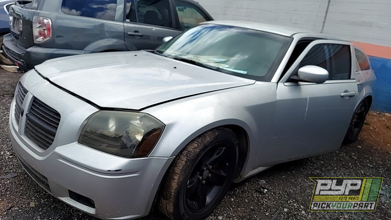 Photo of 2005 Dodge Magnum