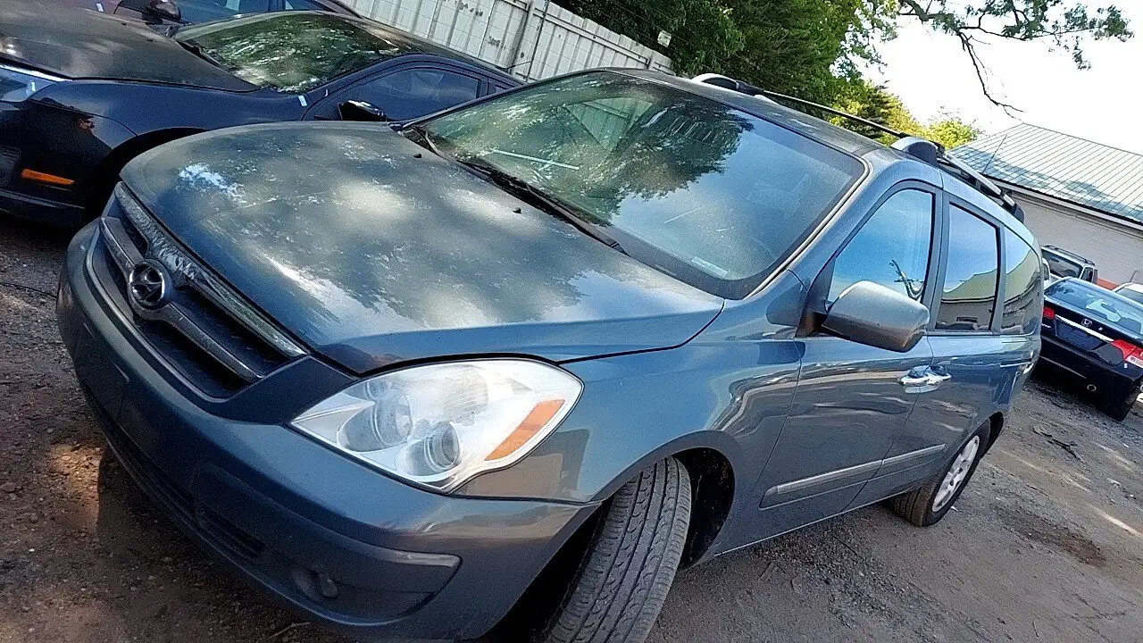 Photo of 2007 Hyundai Entourage