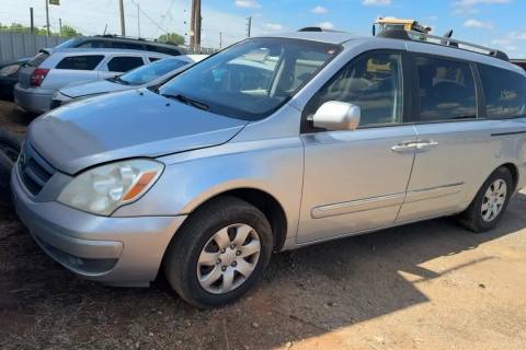 Photo of 2008 Hyundai Entourage