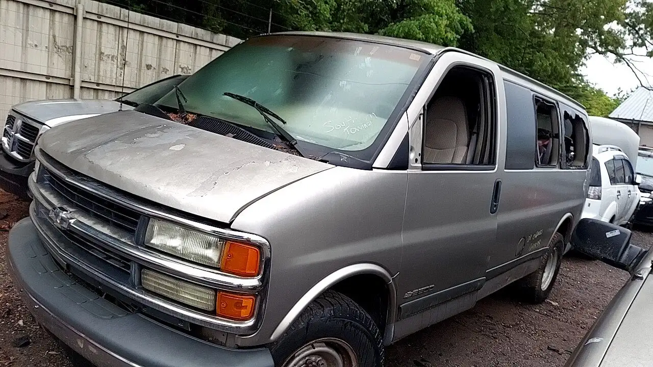 Photo of 2001 Chevrolet Express 2500