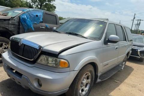 Photo of 2000 Lincoln Navigator
