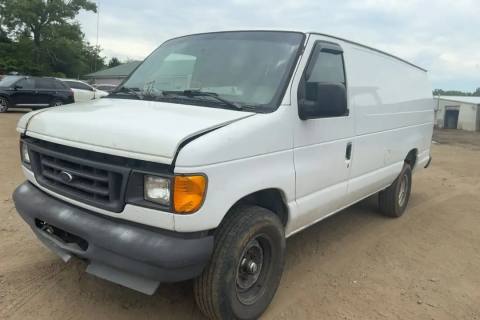 Photo of 2004 Ford E-350 Super Duty
