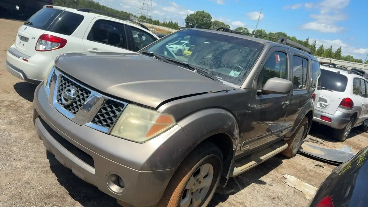 Photo of 2005 Nissan Pathfinder