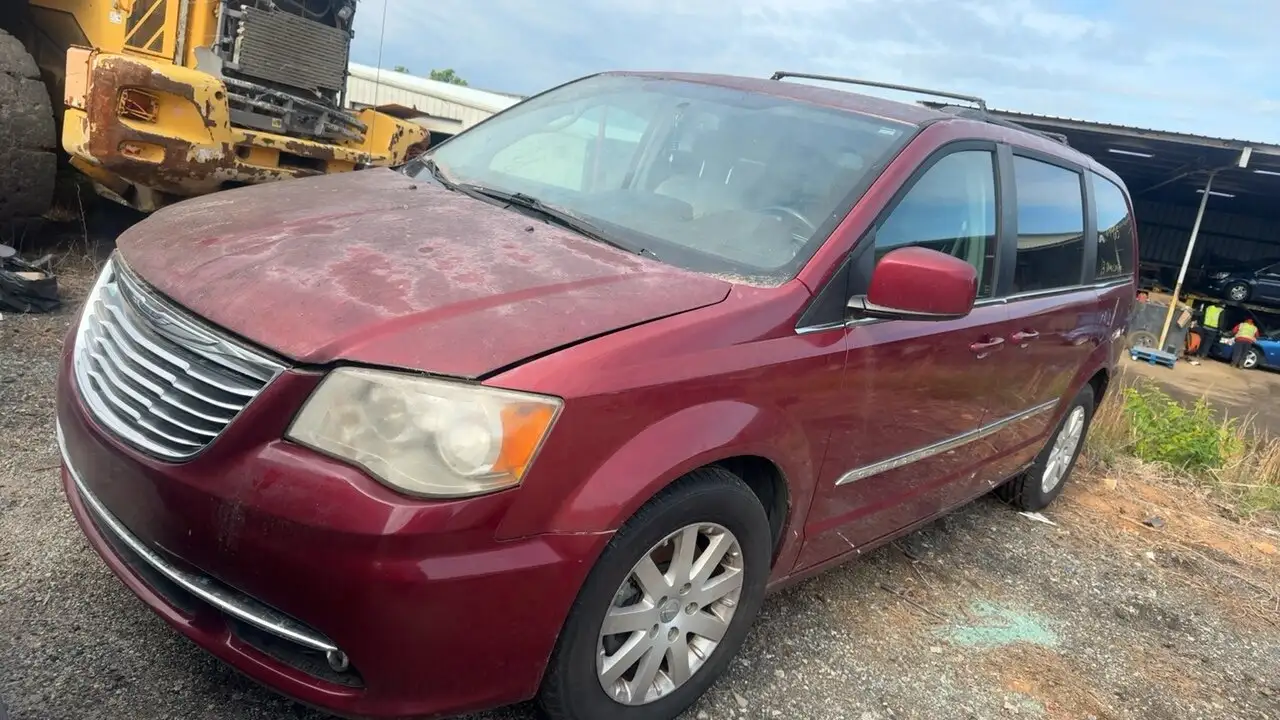 Photo of 2013 Chrysler Town & Country